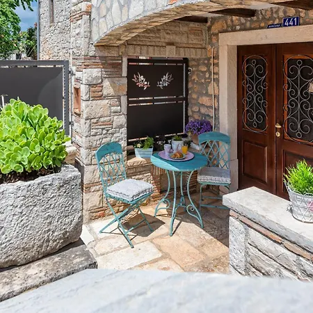 Casa Di Roccia For 8 People In Istria - Pet Friendly With Heated Pool & Jacuzzi فيلة *