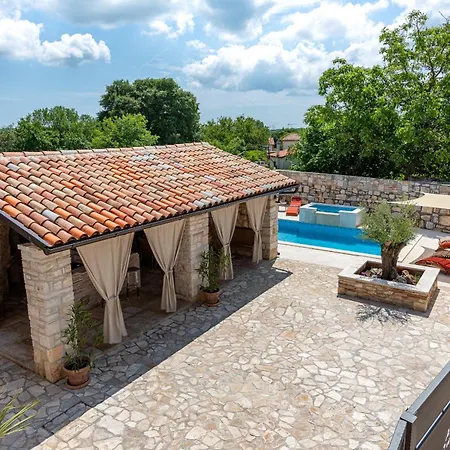וילה Casa Di Roccia For 8 People In Istria - Pet Friendly With Heated Pool & Jacuzzi Marčana