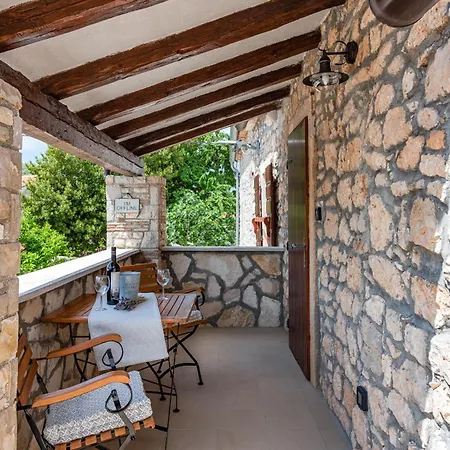 Casa Di Roccia For 8 People Near Pula - Pet Friendly With Heated Pool & Jacuzzi Marčana