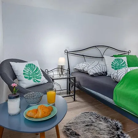 Casa Di Roccia For 8 People Near Pula - Pet Friendly With Heated Pool & Jacuzzi