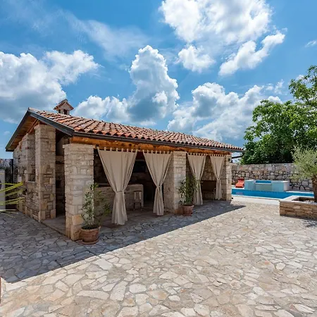 Casa Di Roccia For 8 People In Istria - Pet Friendly With Heated Pool & Jacuzzi Villa