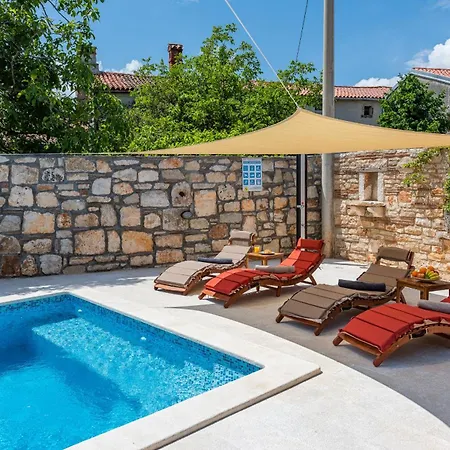 Villa Casa Di Roccia For 8 People Near Pula - Pet Friendly With Heated Pool & Jacuzzi Marčana